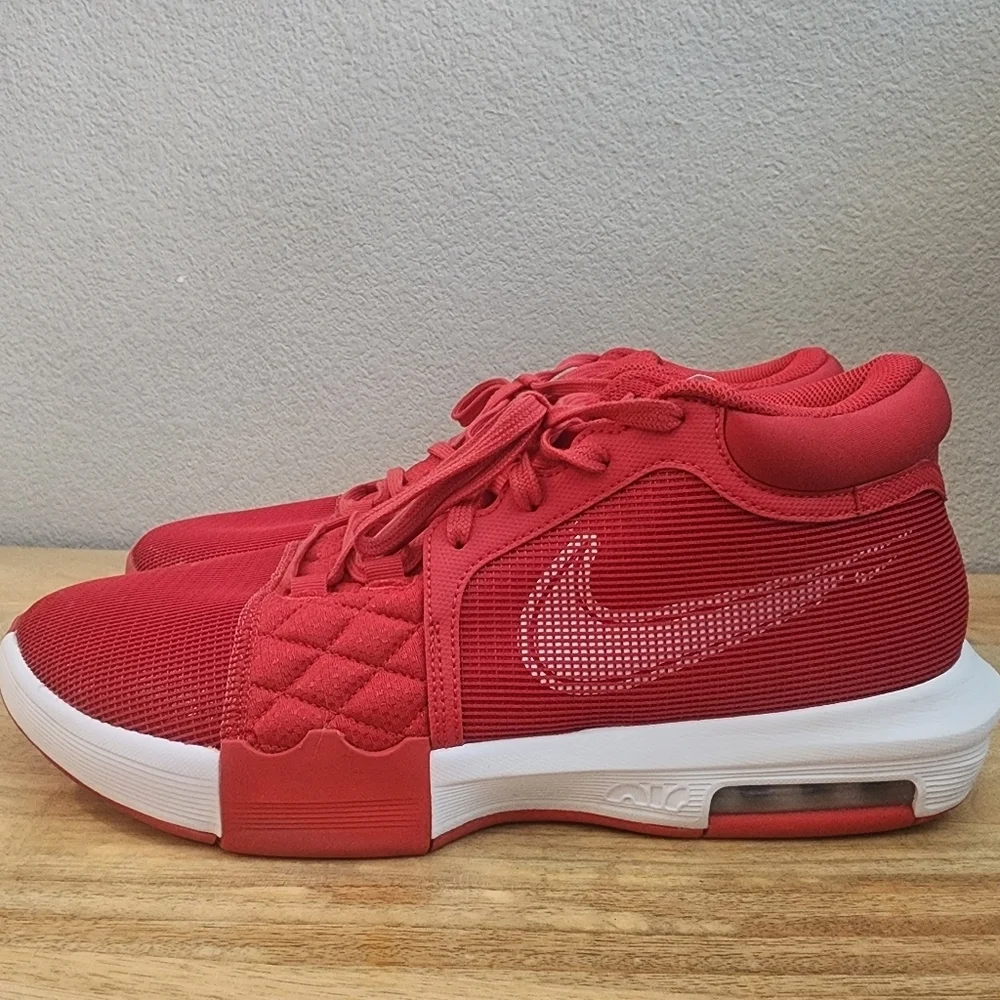 Nike Mens LeBron Witness VIII Basketball Shoes Sneakers Lace Up Mesh Red Size 14